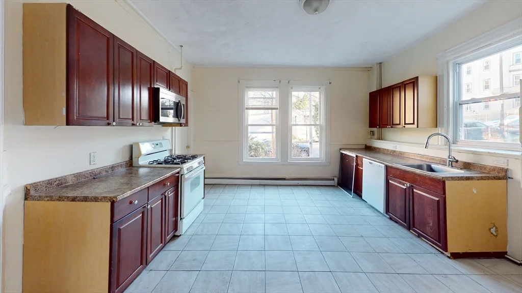 129 Saint Alphonsus, Mission Hill