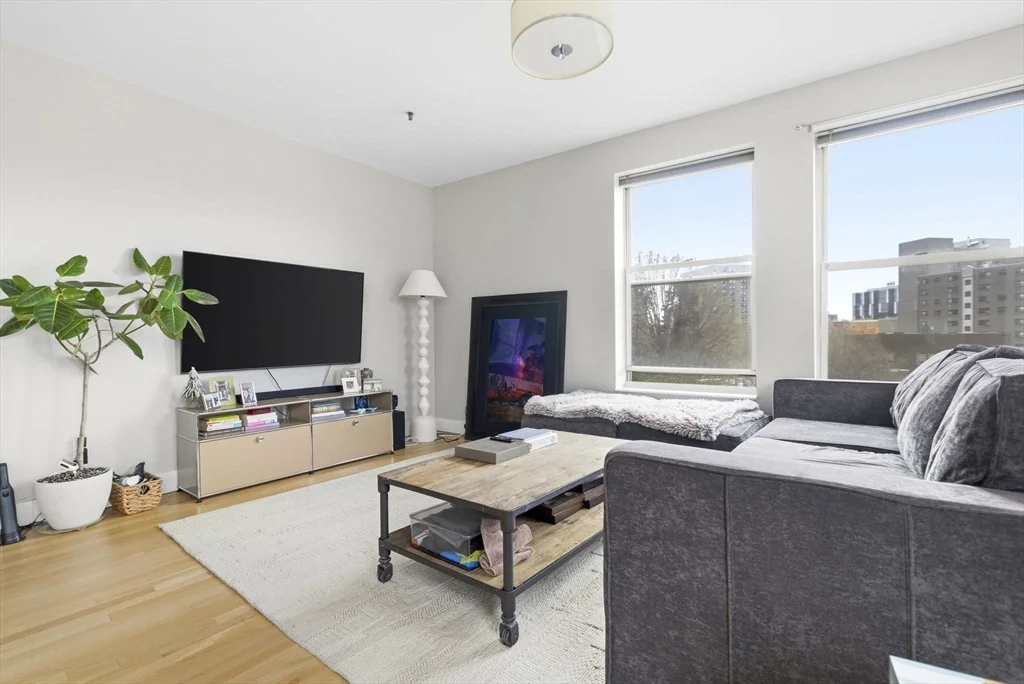 96 Broadway, Back Bay