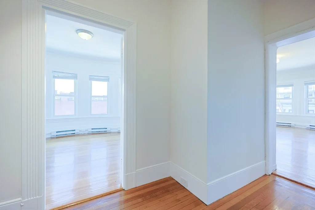 857 Beacon St, Fenway