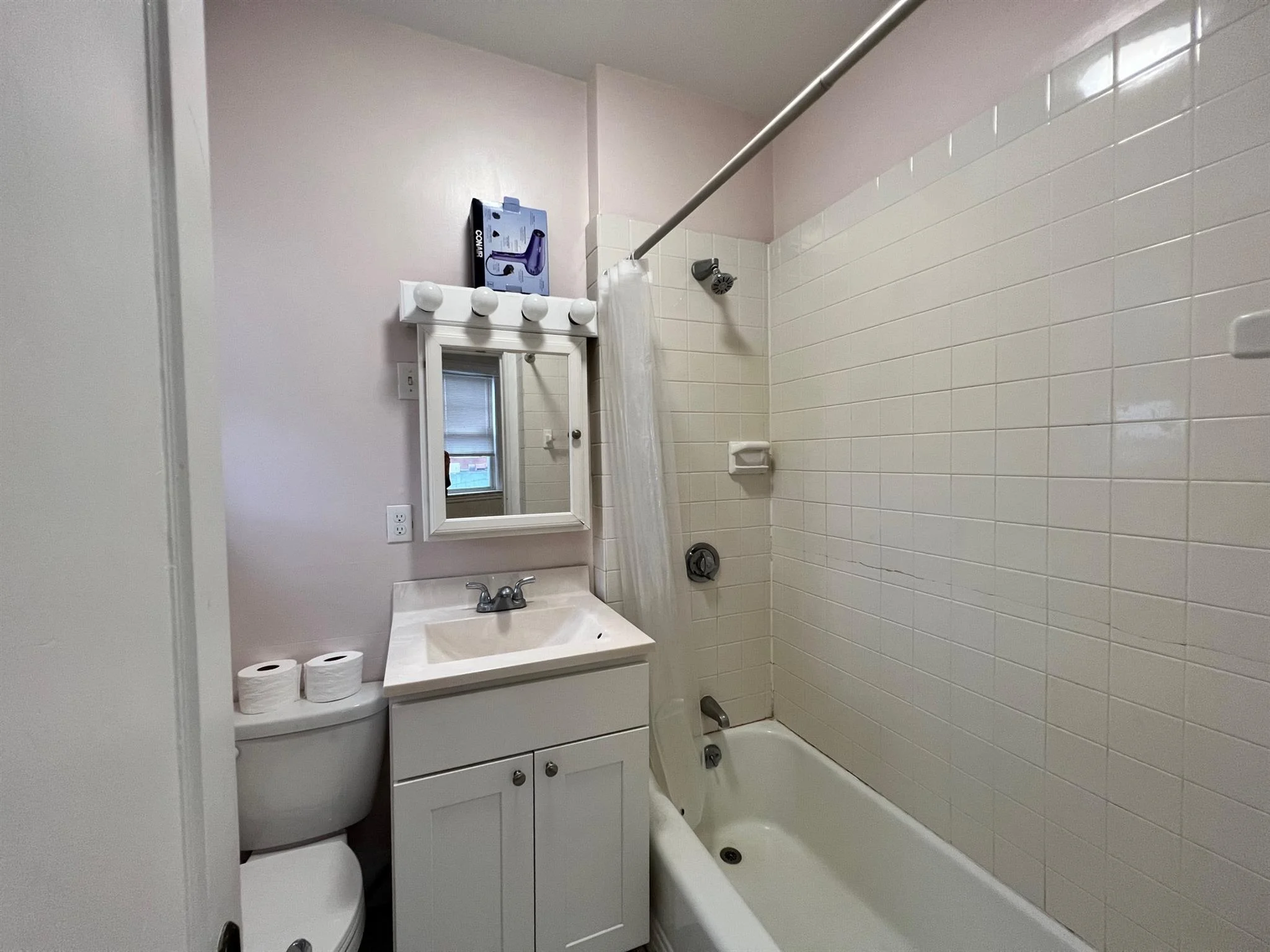 206 Massachusetts Ave, East Arlington