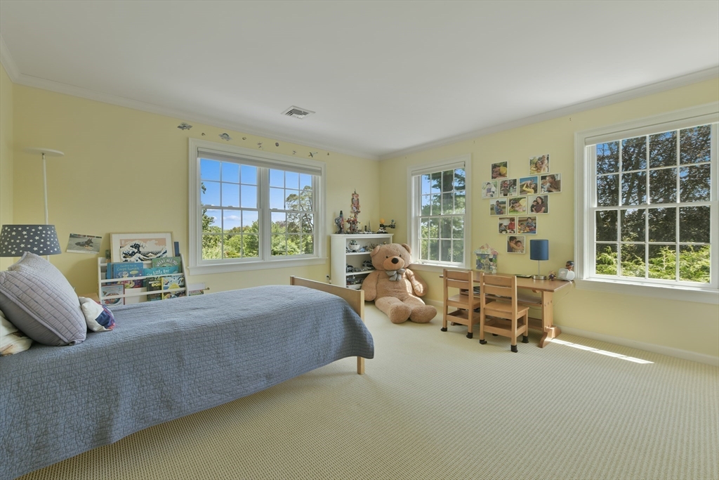 3 Wood Ln, Winchester