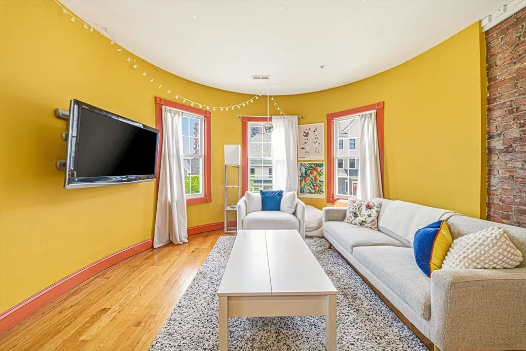 12-14 Everett St, Allston