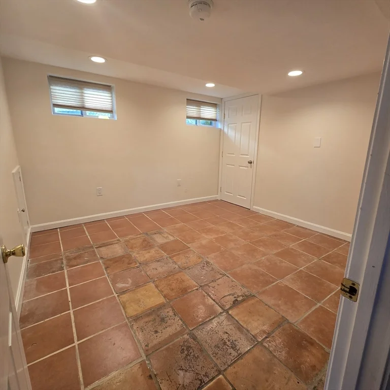 56 Waterhouse St, West Somerville