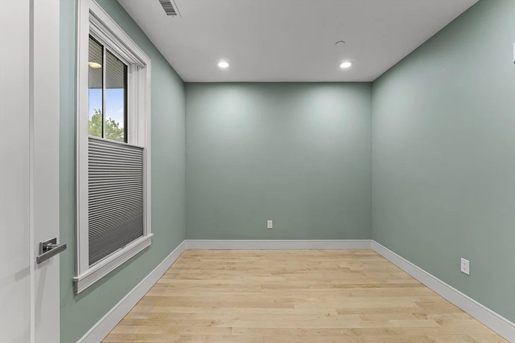 542 Dorchester Ave, South Boston