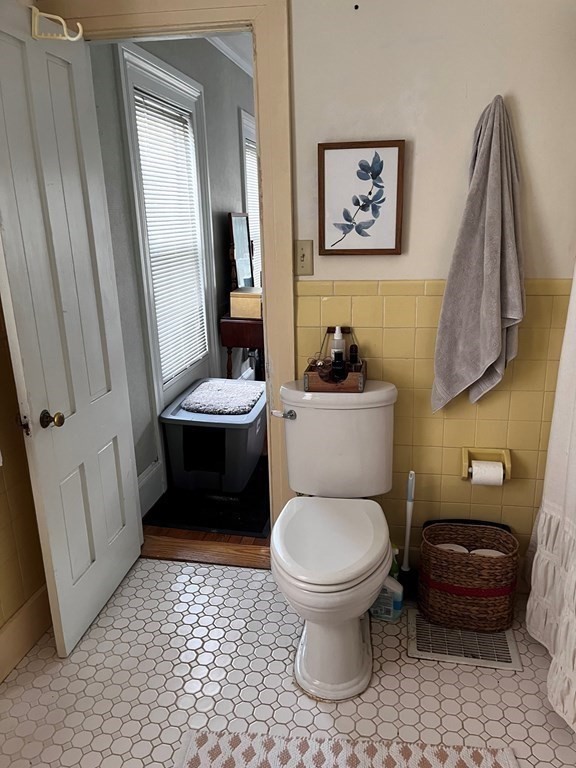 44 Hayden Rowe, Hopkinton