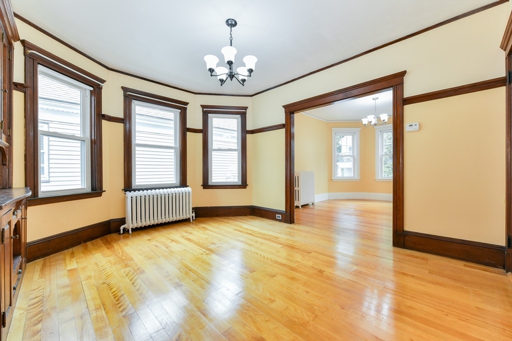 652 South, Roslindale