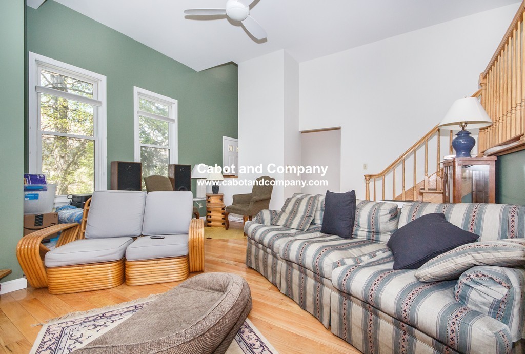 2 Brewer St, Jamaica Plain