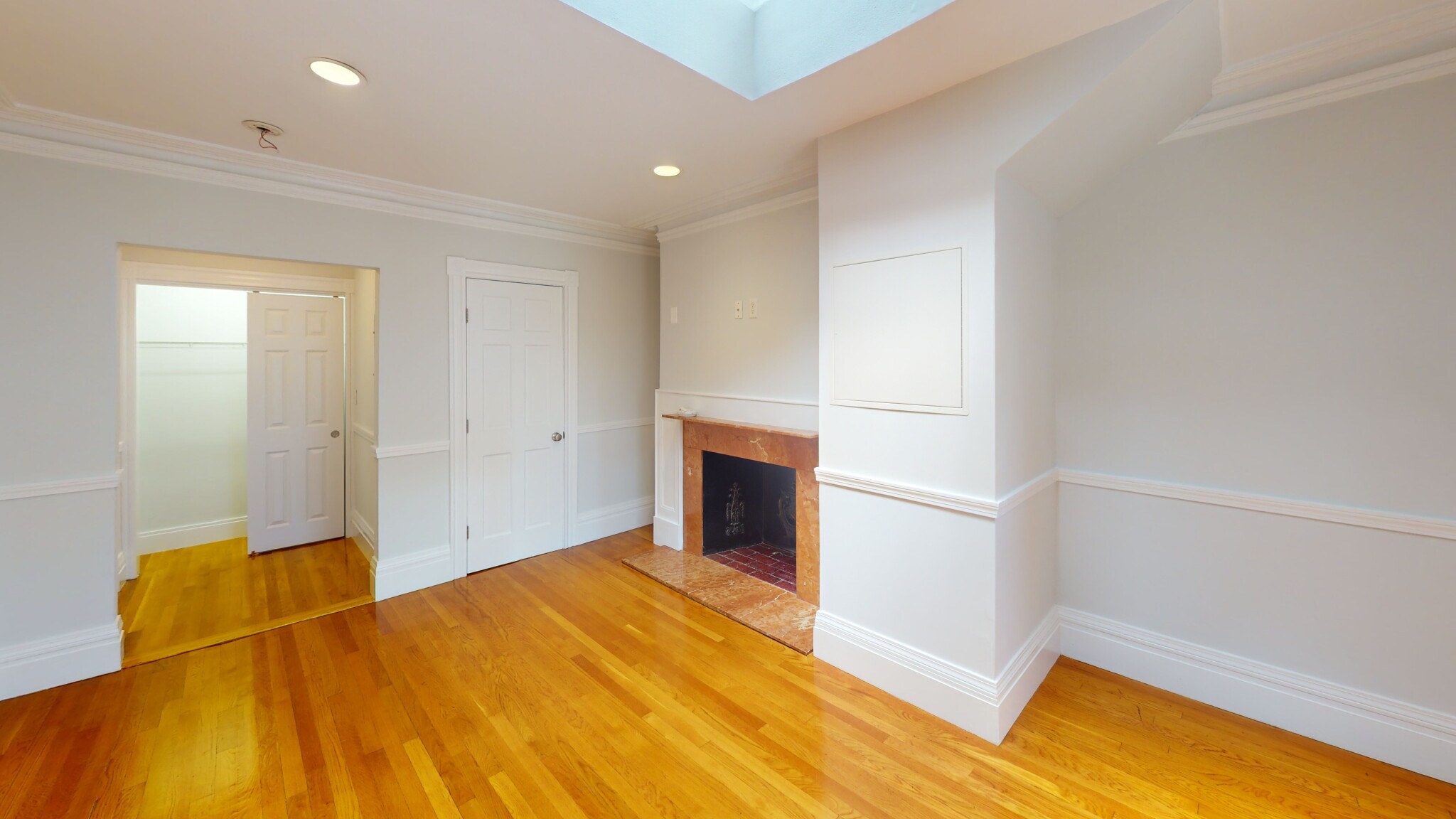 254 Newbury St, Back Bay