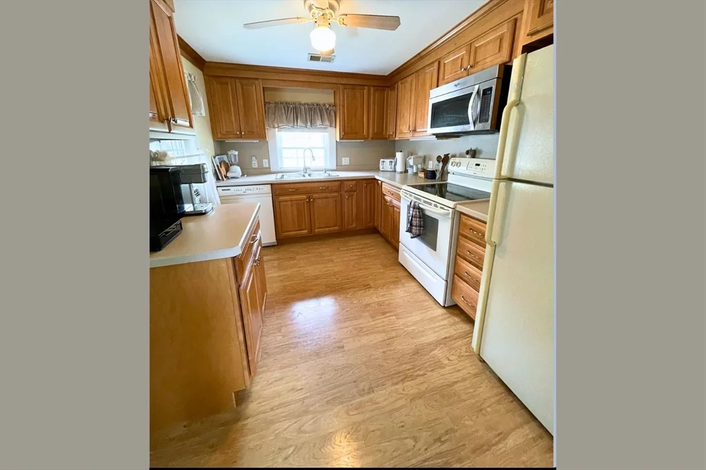 48 Angelica Ave, Mattapoisett