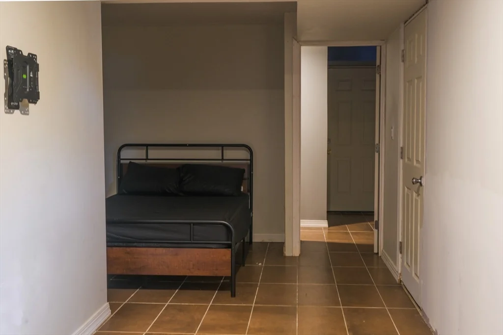 26a Batchelder, Roxbury