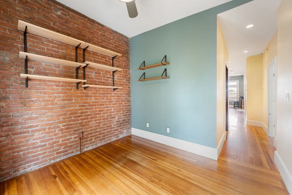 118 Perkins St, East Somerville