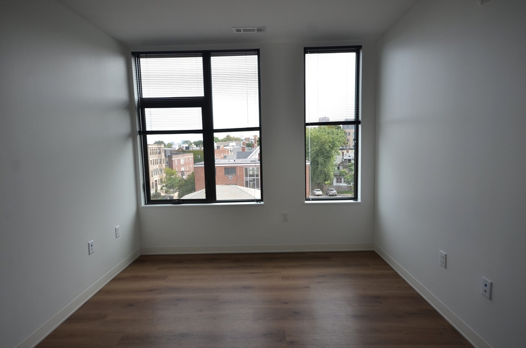 89 Brighton Ave, Allston