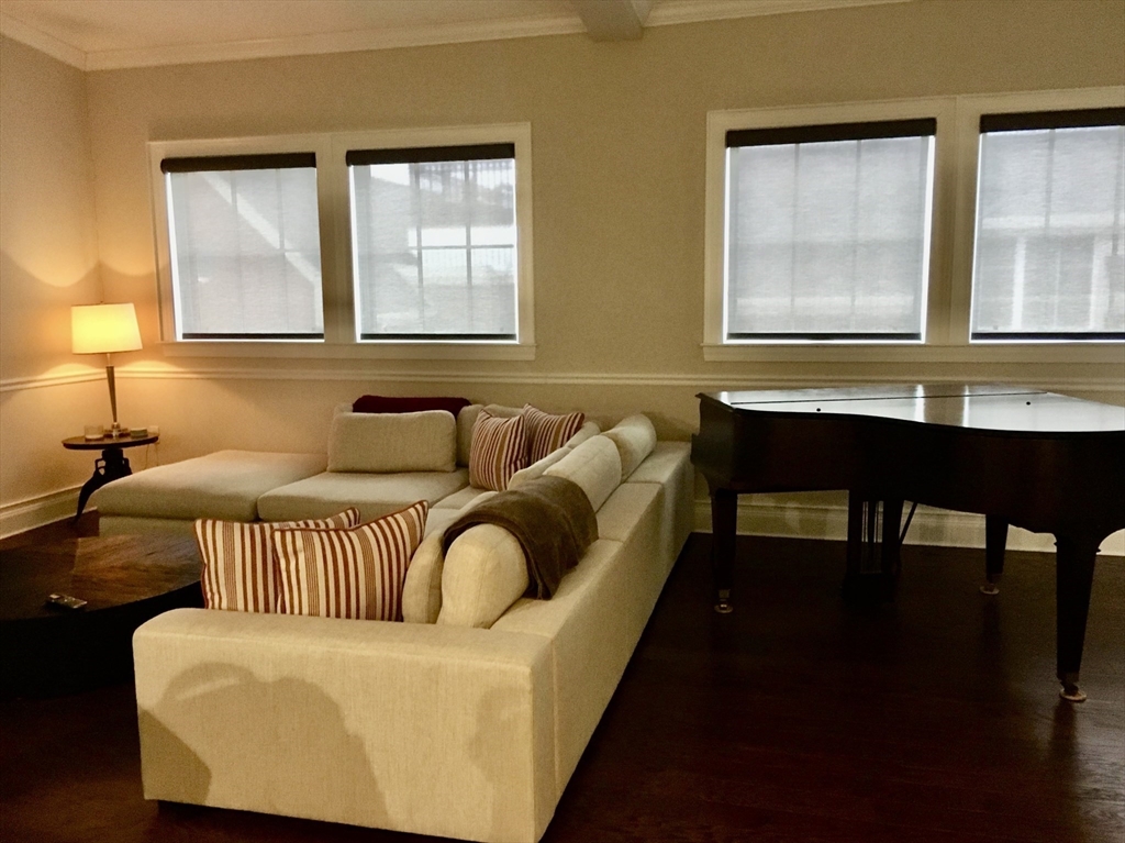 616 E 4th St, South Boston