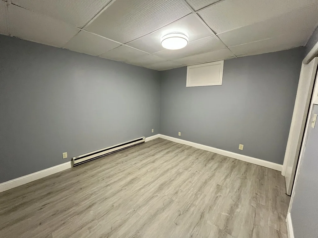 146 Allen Rd, North Easton