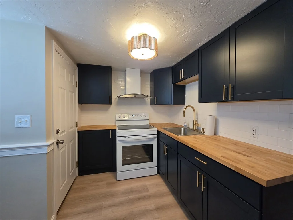 2 Tideview Path, Manomet