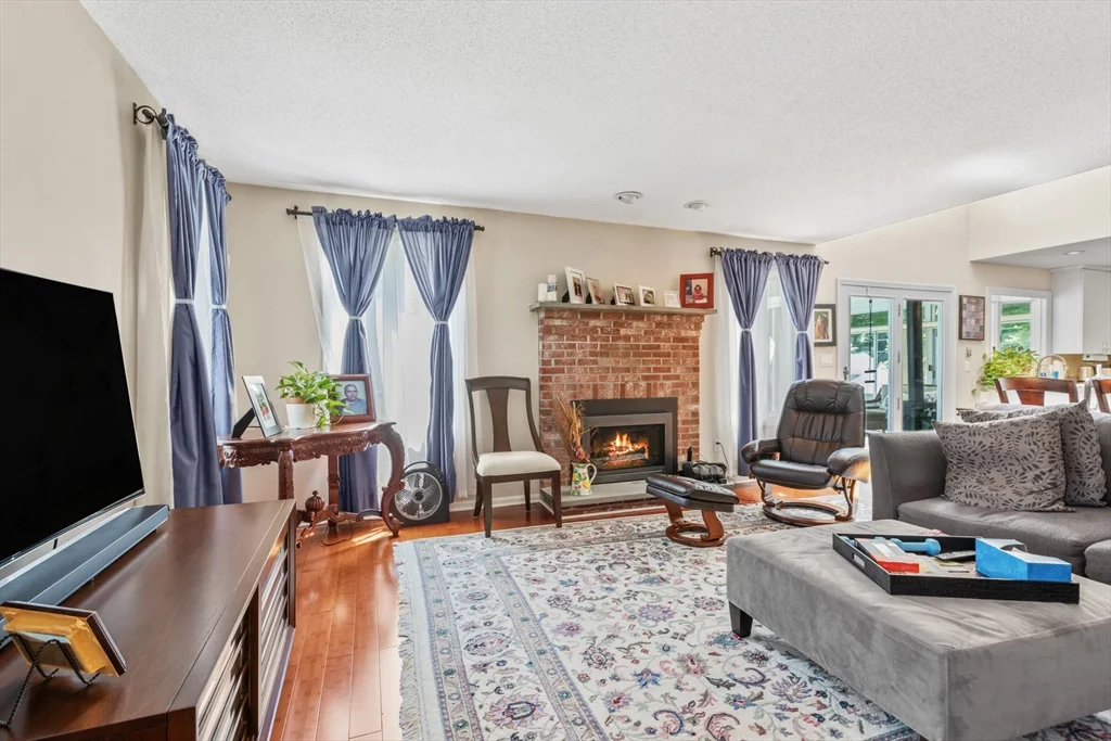 54 Jennifer Rd, Pawtucketville