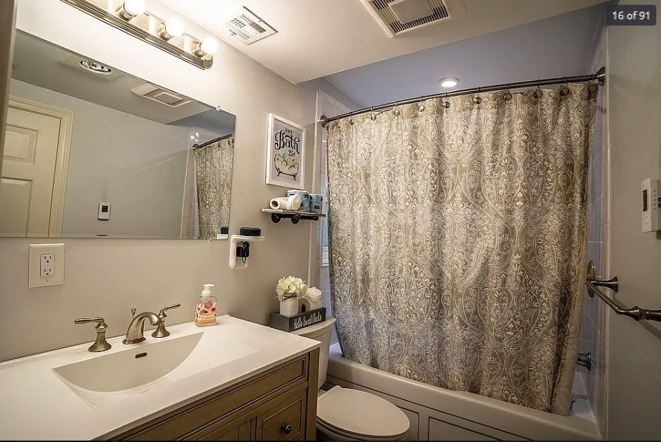 52 Lake Shore Dr S, Westford