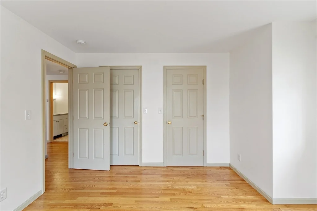 12 Morse Ct, Manchester