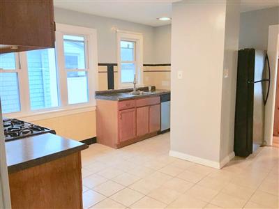 52 Woods Ave, West Somerville