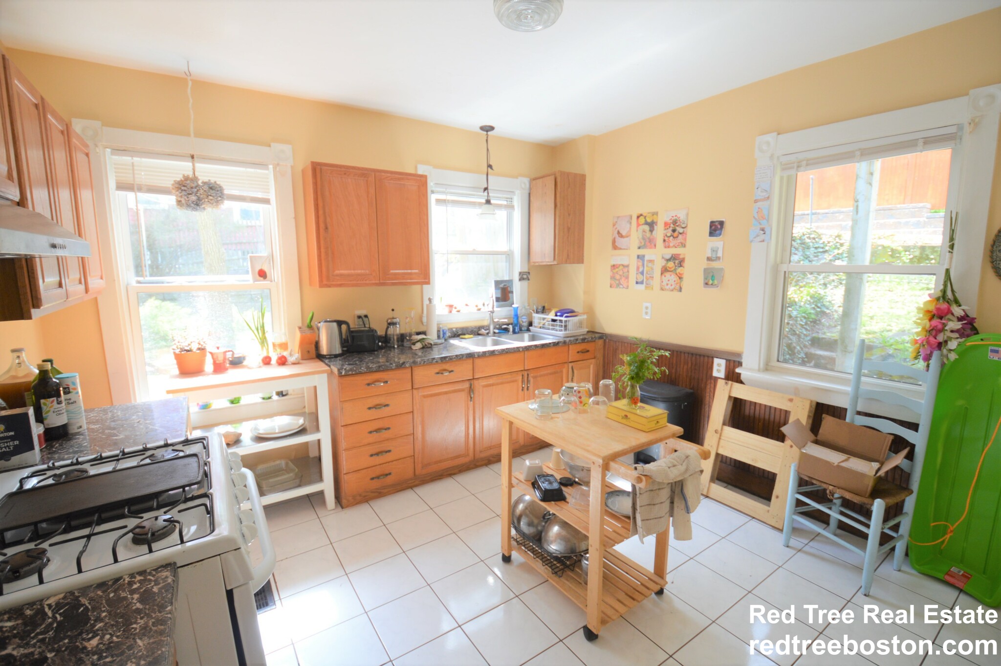 69 Woodlawn St, Jamaica Plain