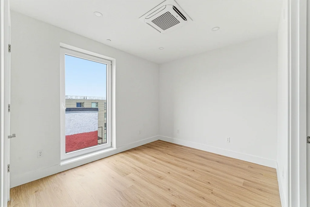 1035 Commonwealth Ave, Allston