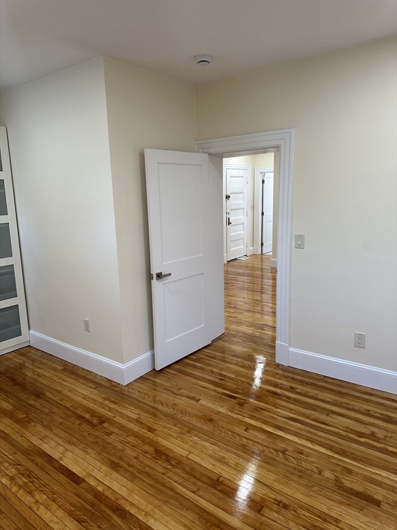 2 Arlington St, Neighborhood Nine