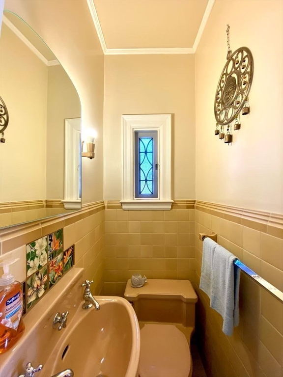 2 Arden Rd, Watertown