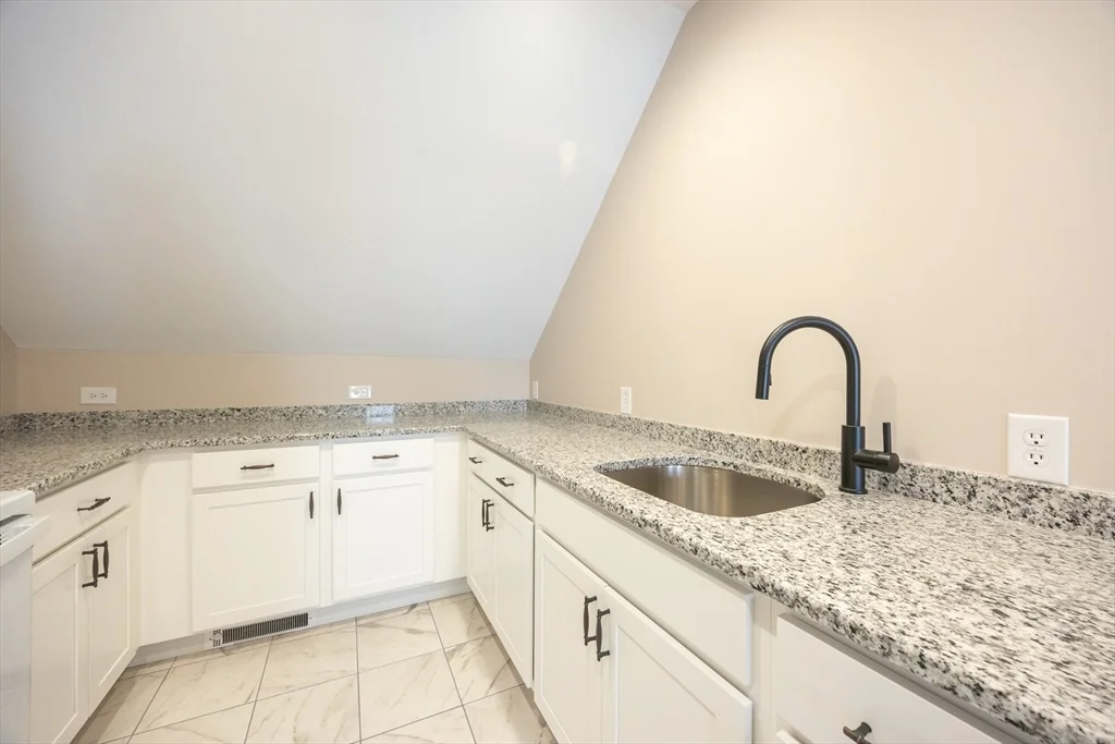 584 Mount Hope St, North Attleboro