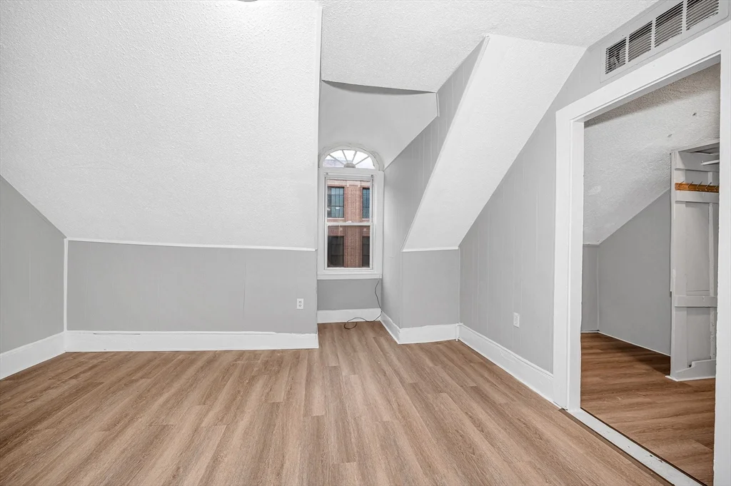 110 Appleton St, Lowell