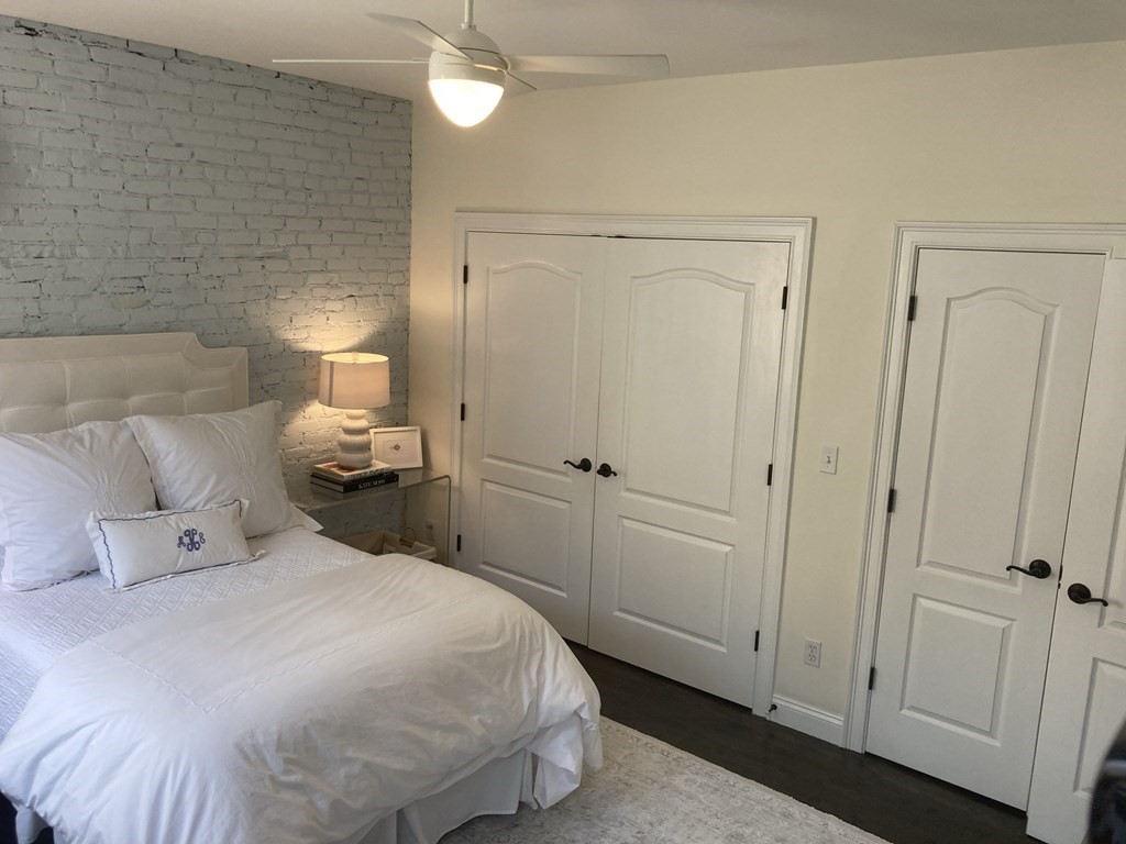 454 Hanover, North End