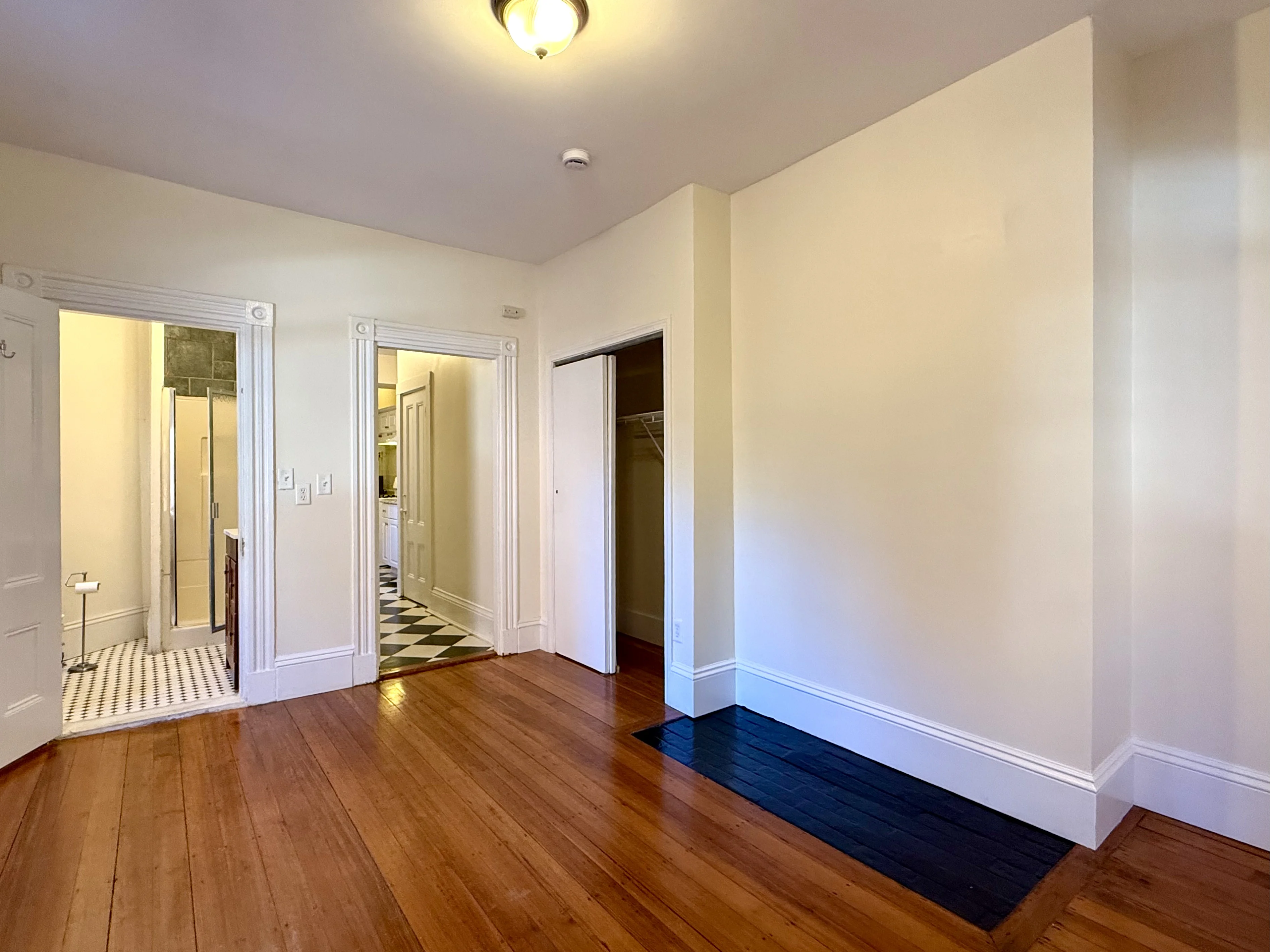 293 Newbury St, Back Bay