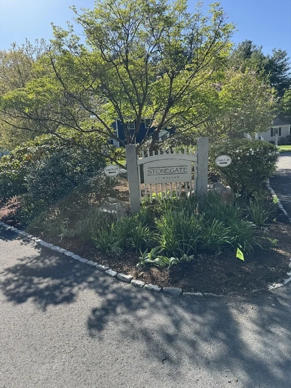 66 Jericho Rd, Weston
