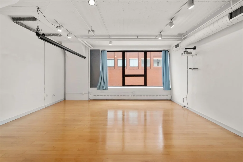 210 South St, Leather District