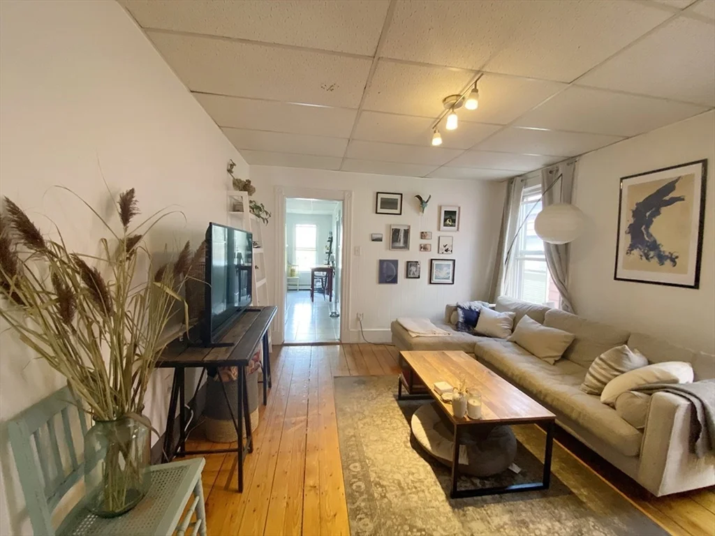 496 Sumner St, East Boston