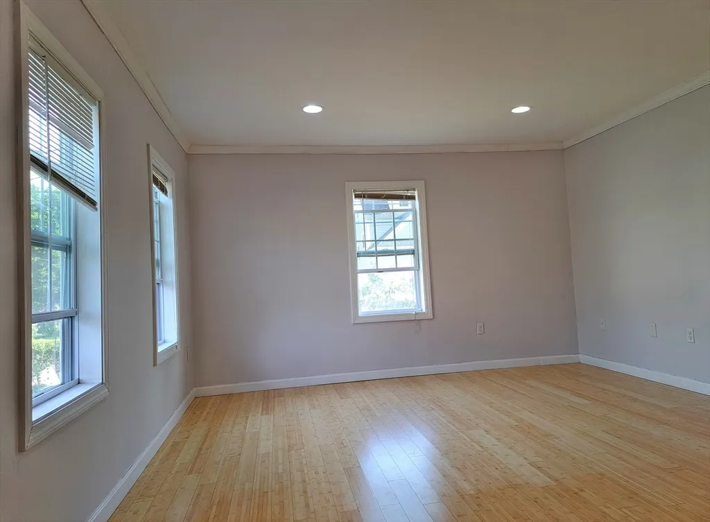 158 Baker St, West Roxbury