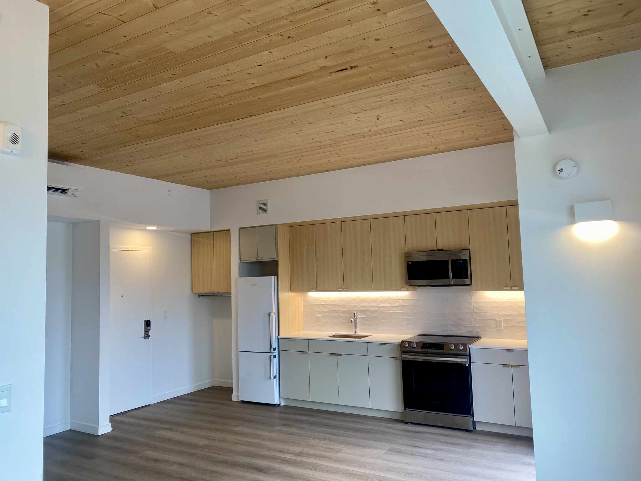 154 Broadway, East Somerville