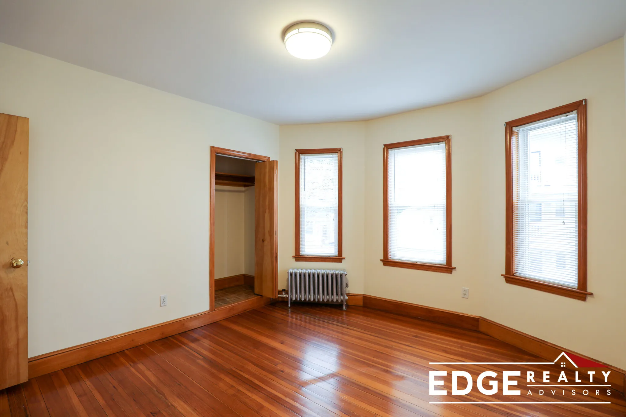 12 Montcalm Ave, Oak Square