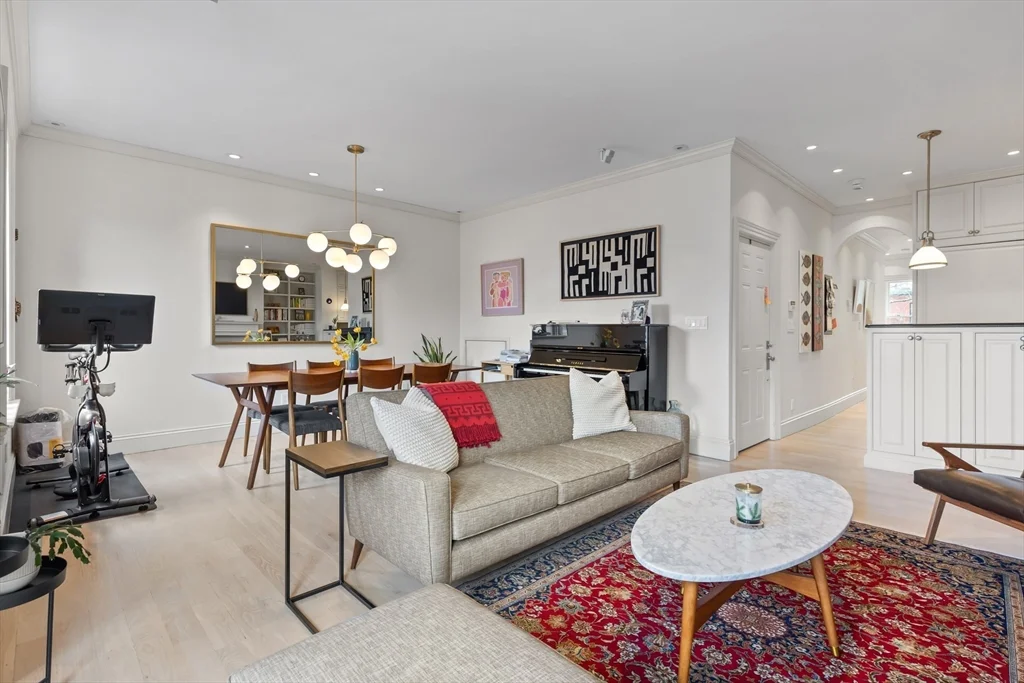 238 Marlborough St, Back Bay