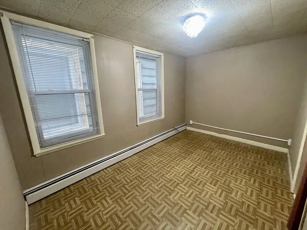 136 Saratoga St, East Boston