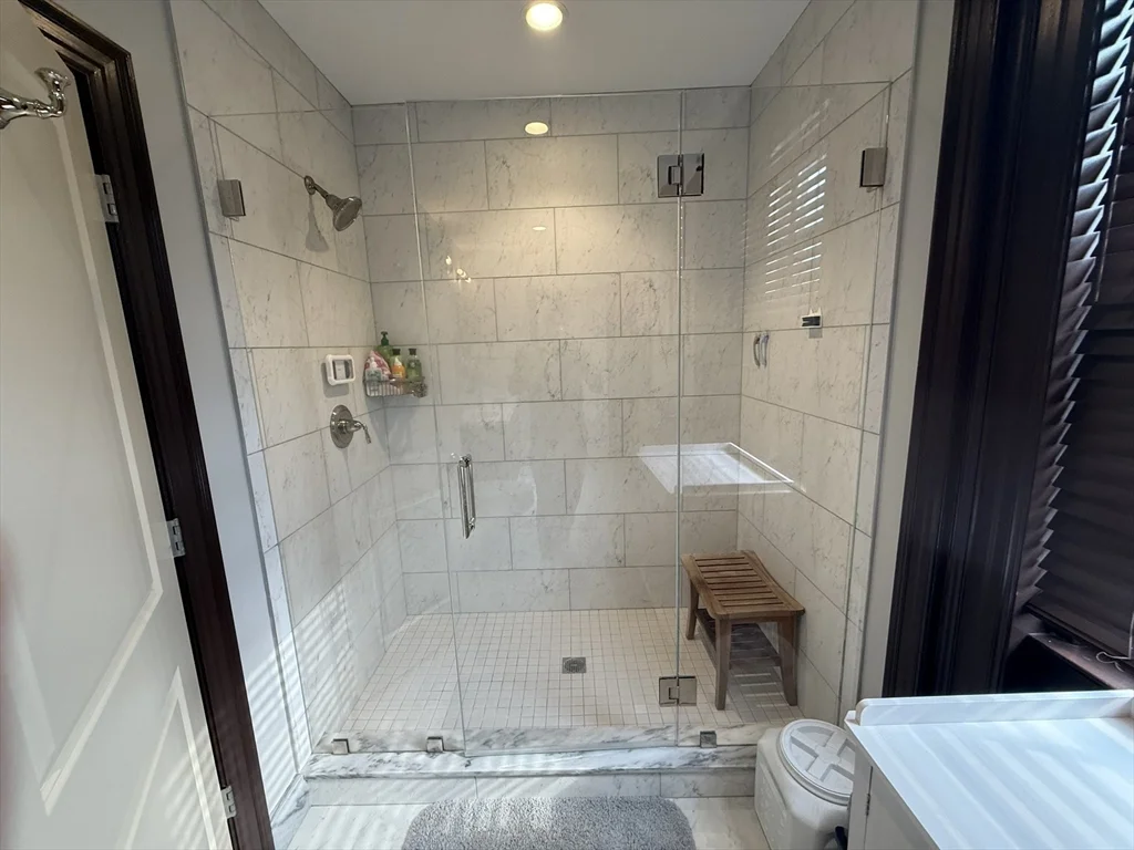 6 Main St Ext, Downtown