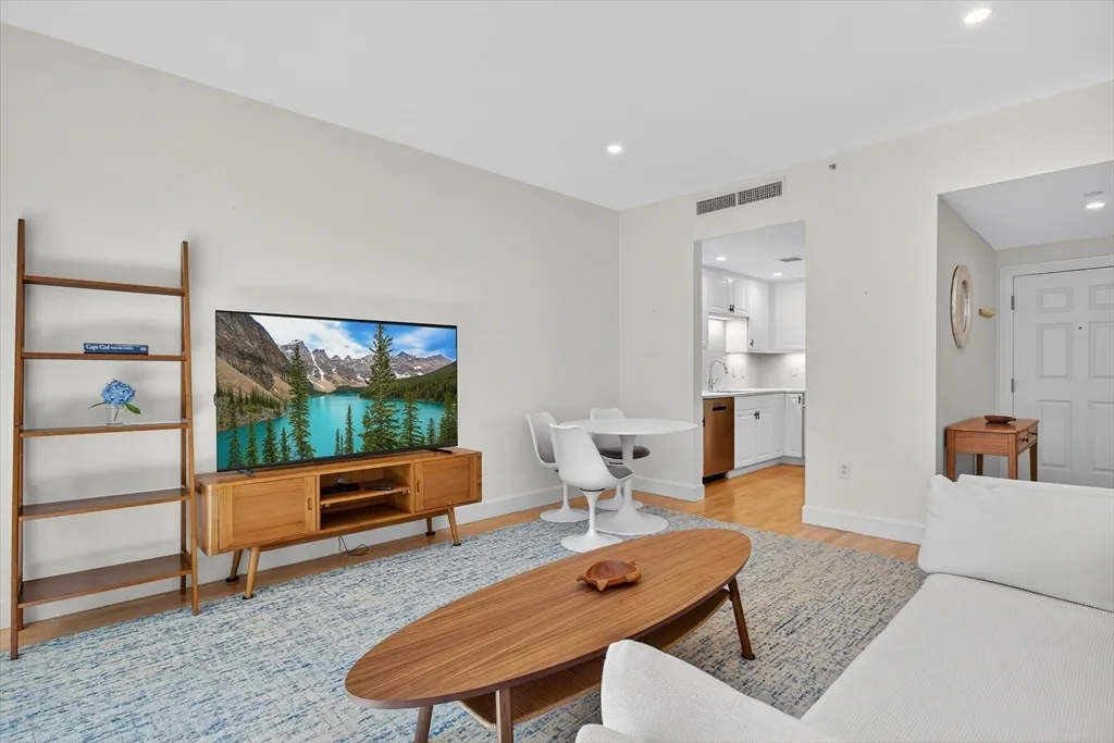 10 Bowdoin St, Beacon Hill