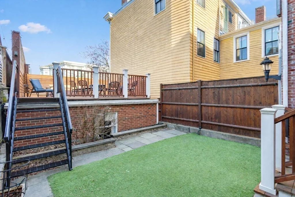 15 Mt Vernon St, Charlestown