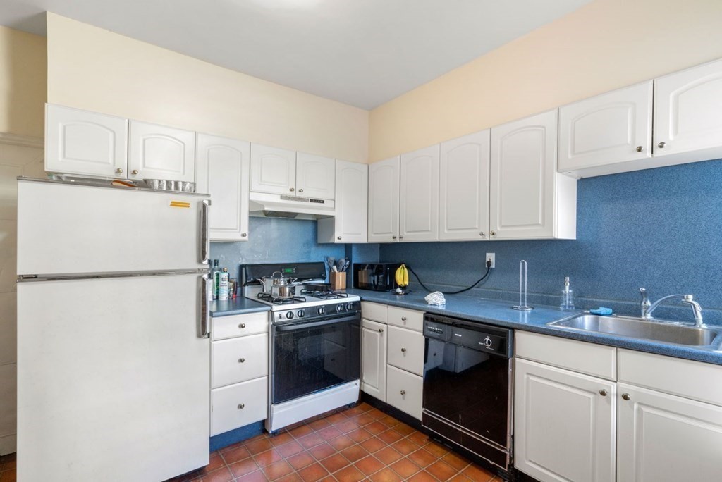 1572 Massachusetts Ave, Harvard Square