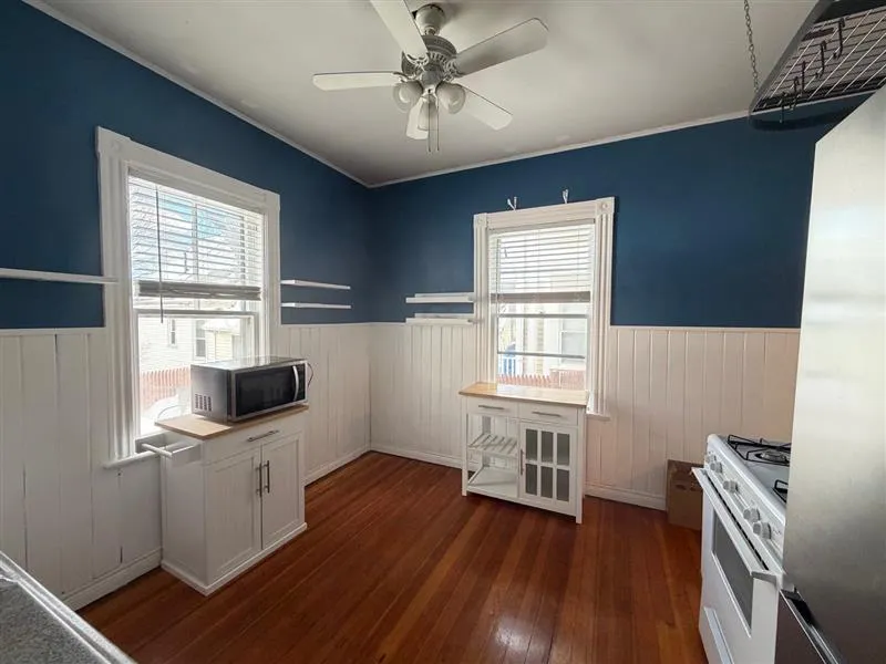 27 Gilman Ter, Winter Hill