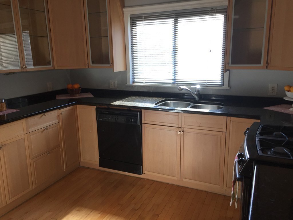 9 Reservoir Rd, Brookline