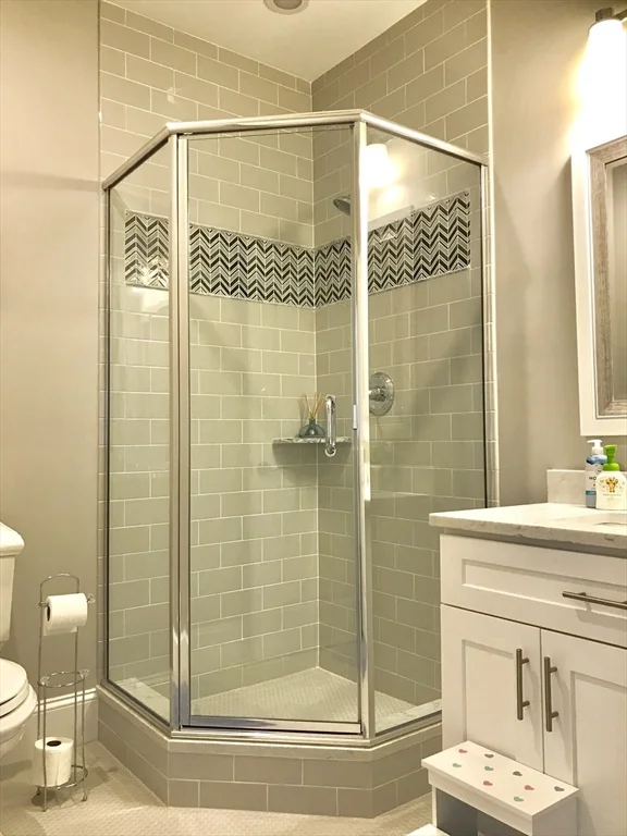 301 Linden St, Wellesley