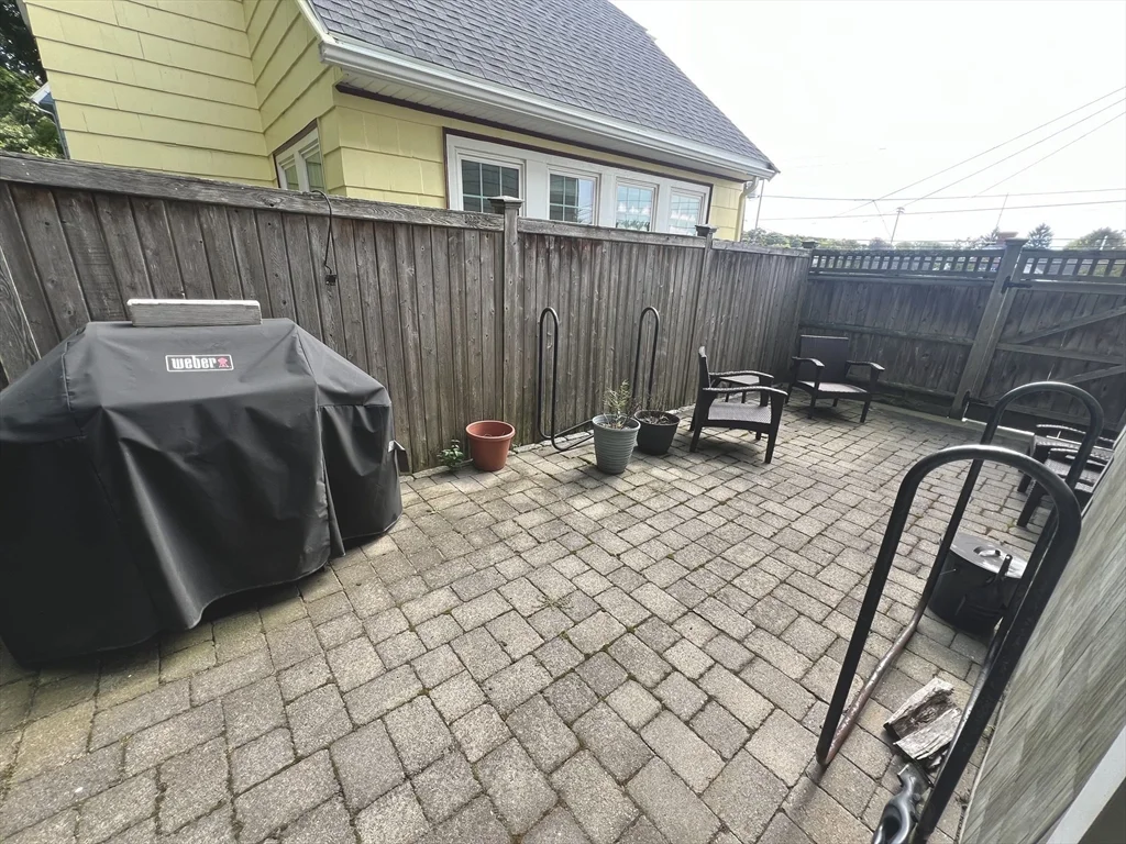 584 Humphrey St, Swampscott