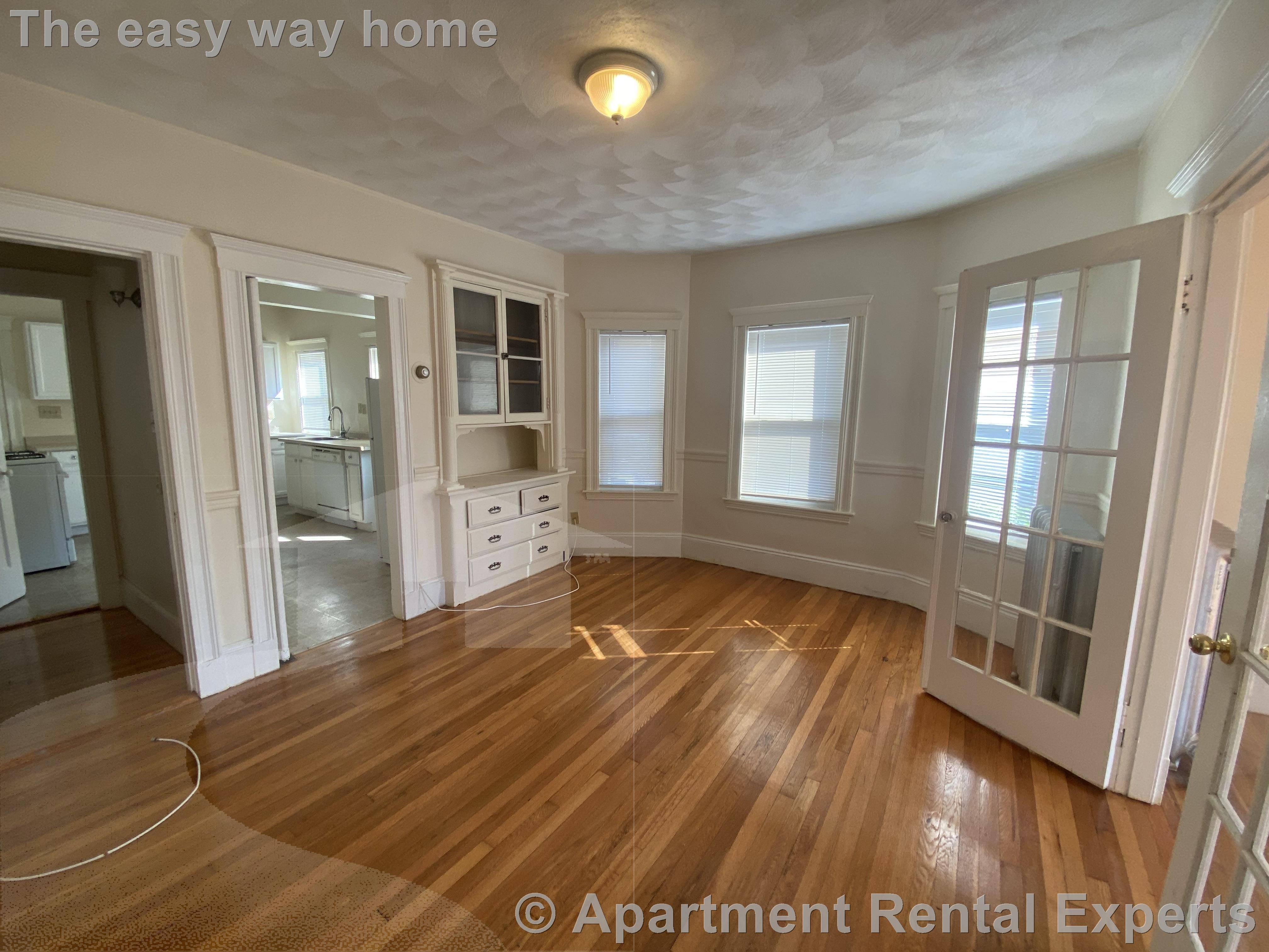 10 Pinkham Rd, Tufts