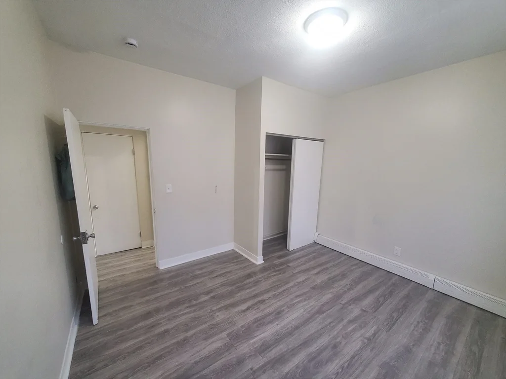 14 Abbottsford, Roxbury