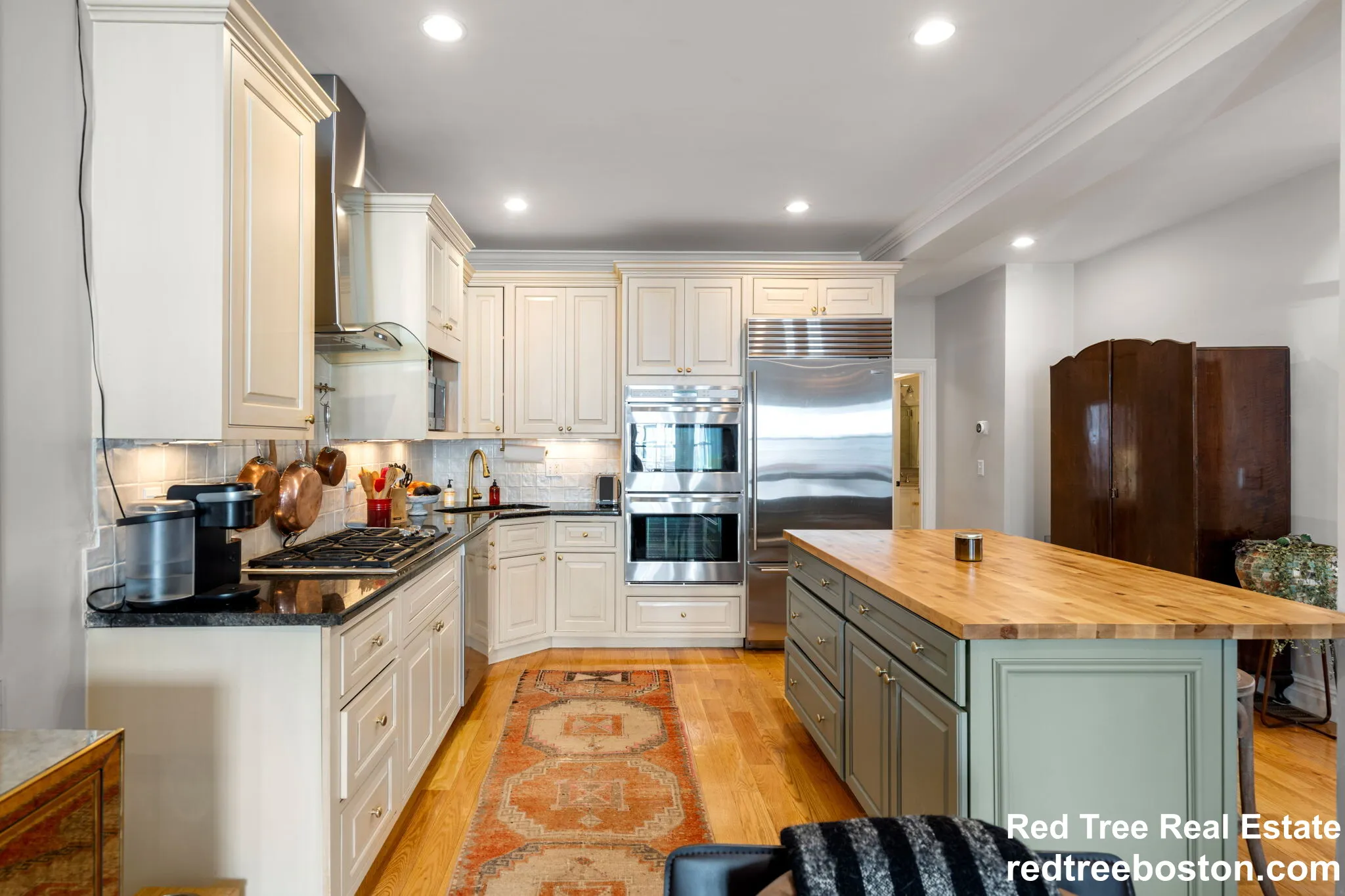 687 East 6th St, South Boston